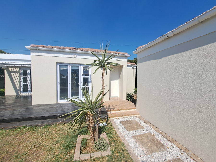 To Let 3 Bedroom Property for Rent in Sunningdale Western Cape